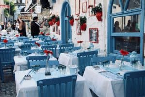 white and blue restaurant tablecloths and chairs dining sets