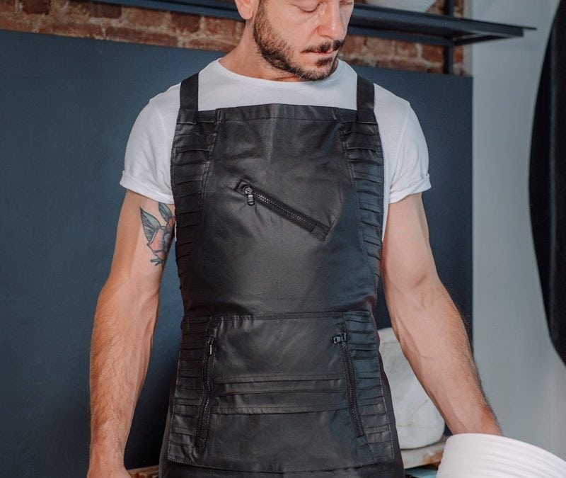 Server Aprons That Enhance Professionalism and Boost Team Confidence
